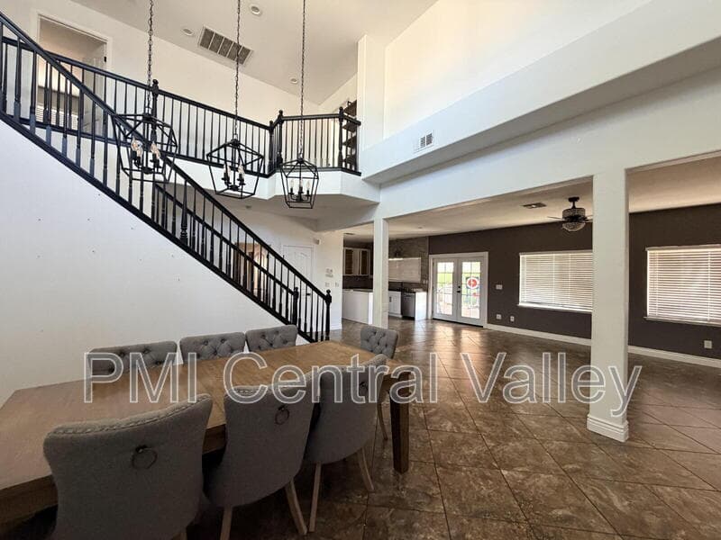 Lathrop House: 108 Hornfels Ave