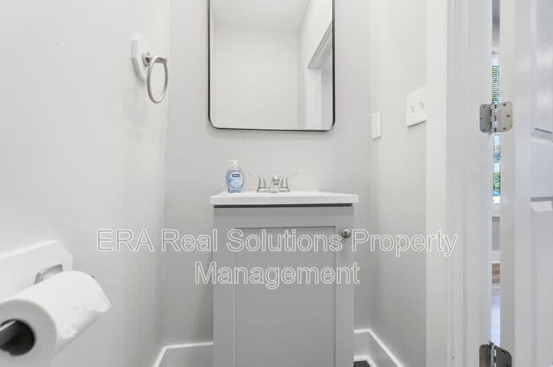 Columbus Condo: 871 Bellows Ave