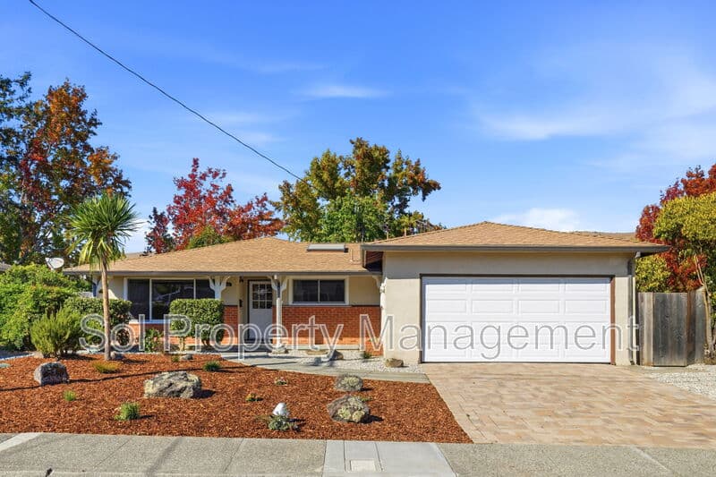 San Rafael House: 600 Tarragon Drive