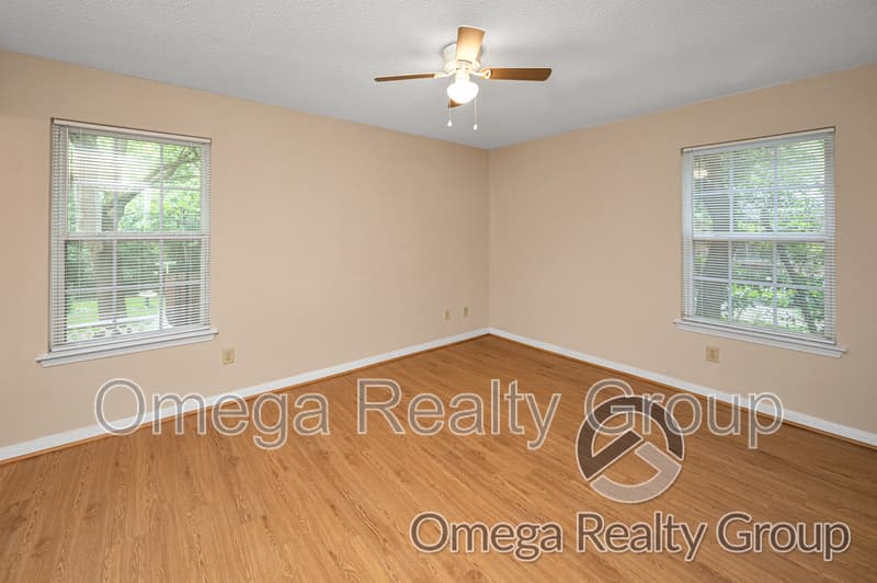 Mobile House: 4267 Springview Dr