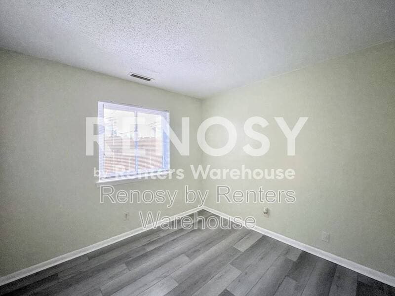 Virginia Beach House: 5705 Earnhardt Street