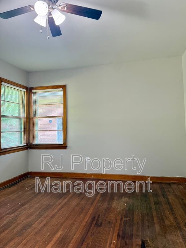 Memphis House: 1834 Saint Elmo Ave