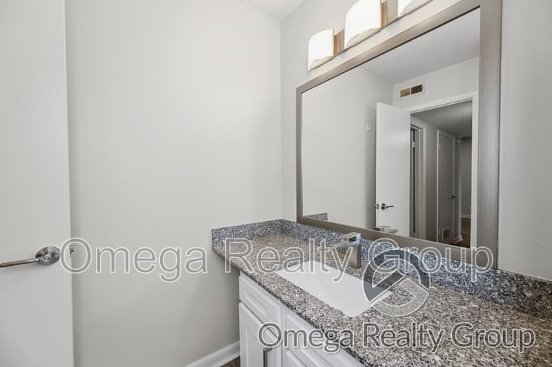Hoover Apartment: 3311 Woodley Ct