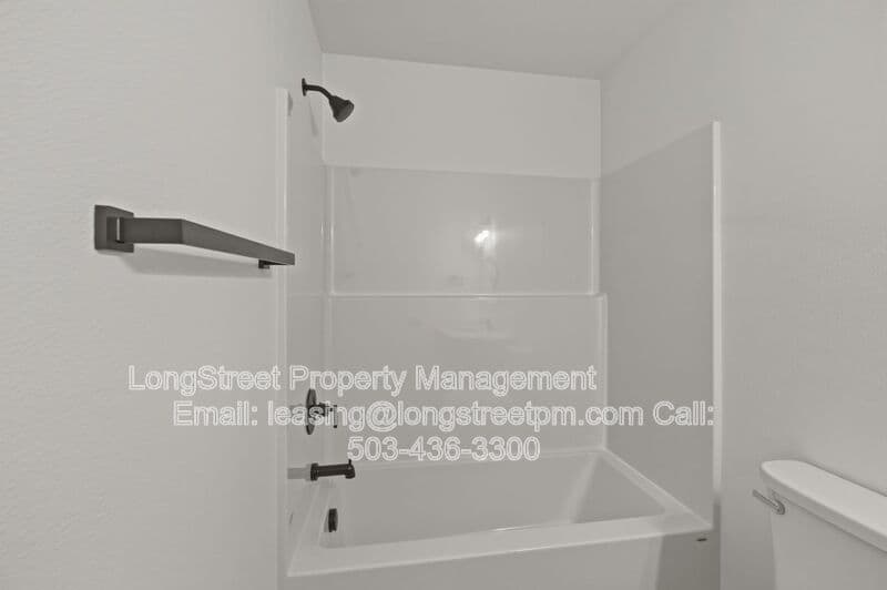 Philomath Townhome: 826 S 19th St