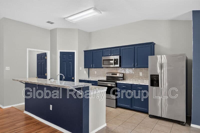 San Antonio House: 7411 Tamburo Trail