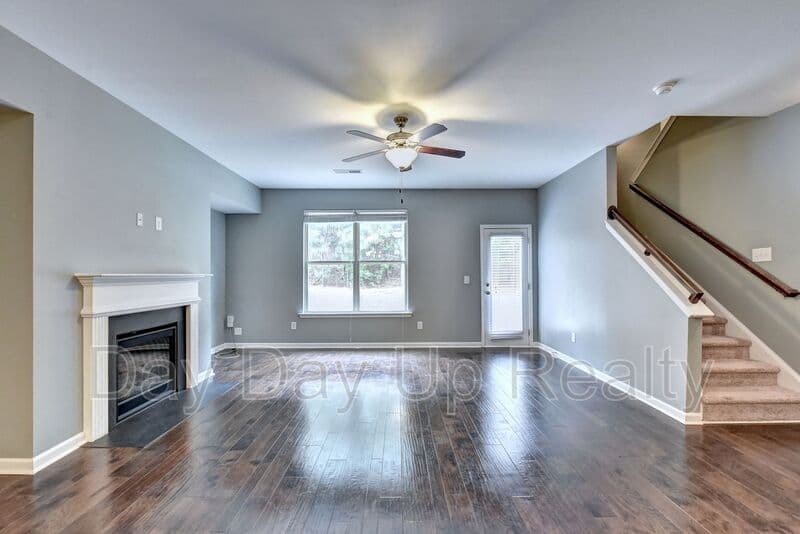 Suwanee House: 5605 Bright Cross Way