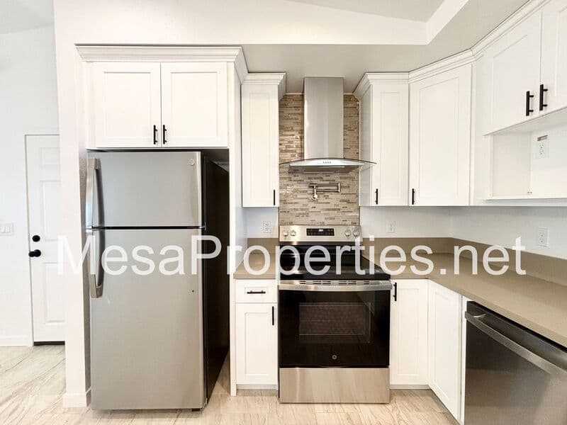 Phelan House: 13775 Schlitz Rd