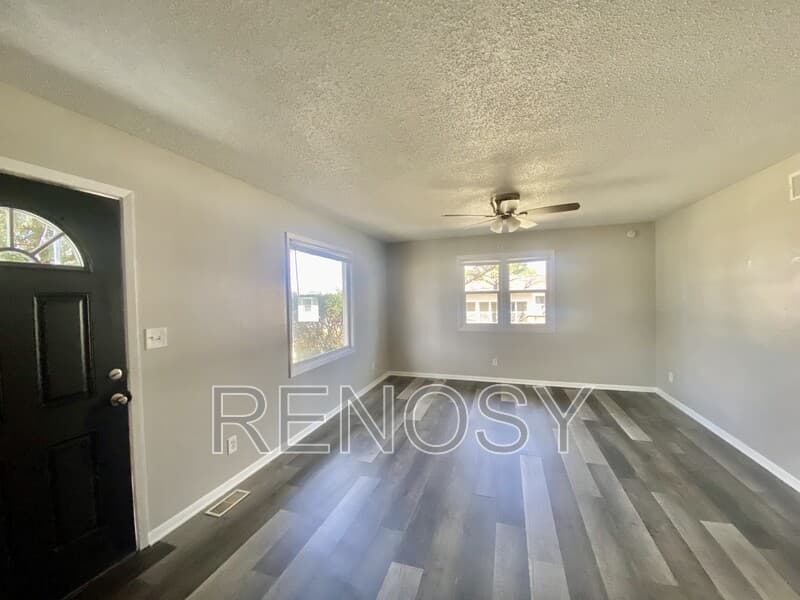 Polk City House: 209 1st Street