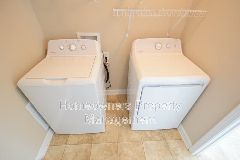 Raeford House: 145 Harcourt Pl