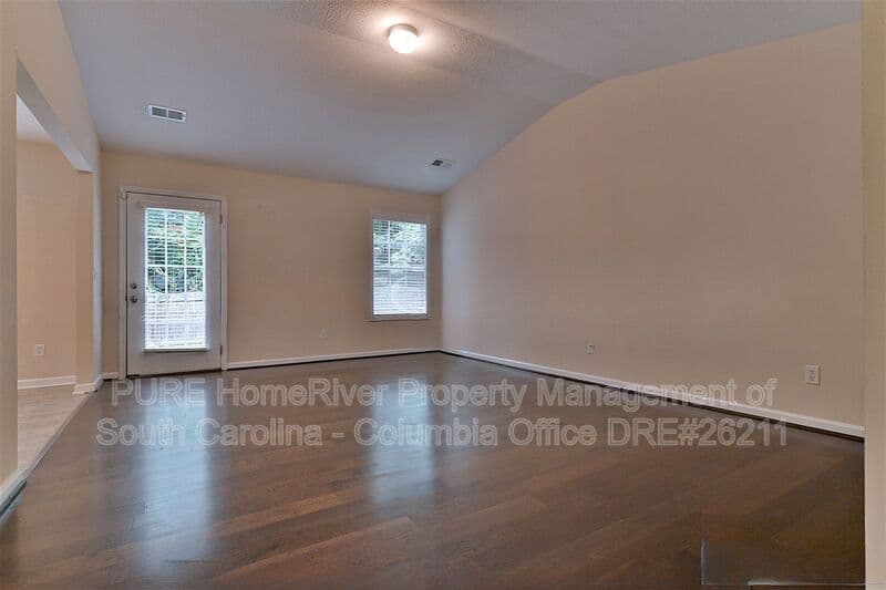 Columbia House: 464 Guard Tower Ln