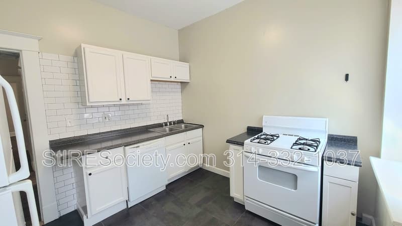 St. Louis Condo: 2918 Louisiana Ave. #A