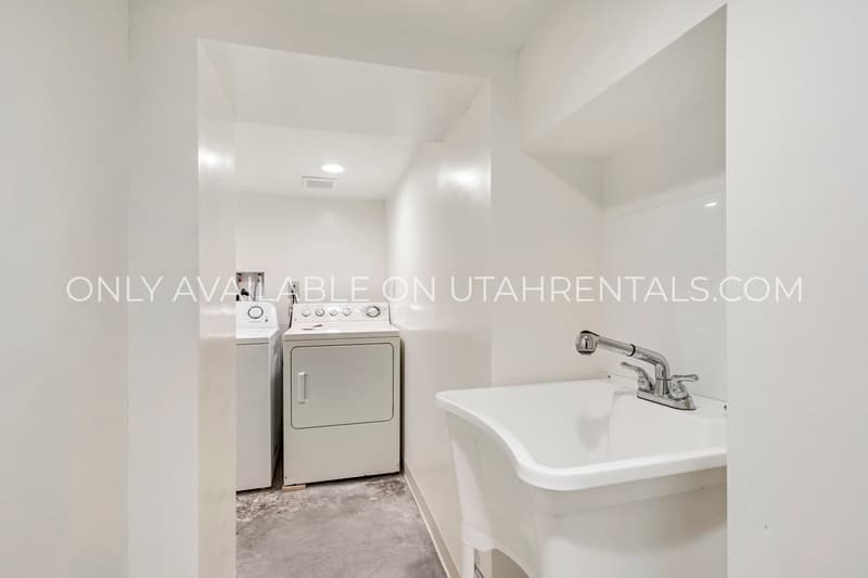Springville Condo: 131 E 300 S