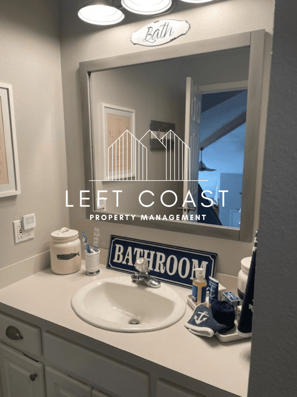 Lincoln City House: 1545 Northeast Regatta Way