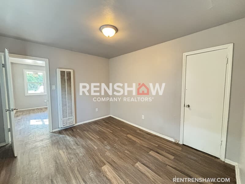 Memphis House: 1460 Oakwood St