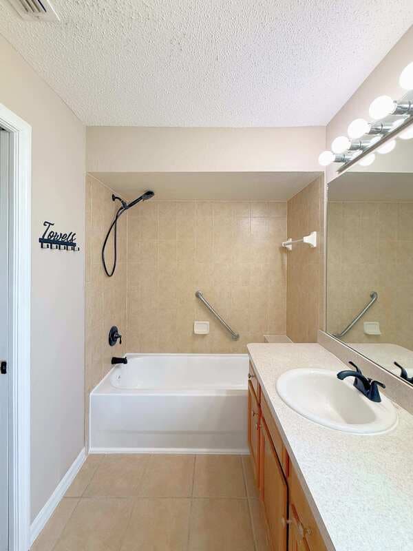 Weeki Wachee House: 10300 Noddy Tern Road