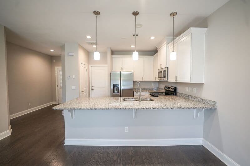Richmond Hill House: 160 Lake Lily Drive