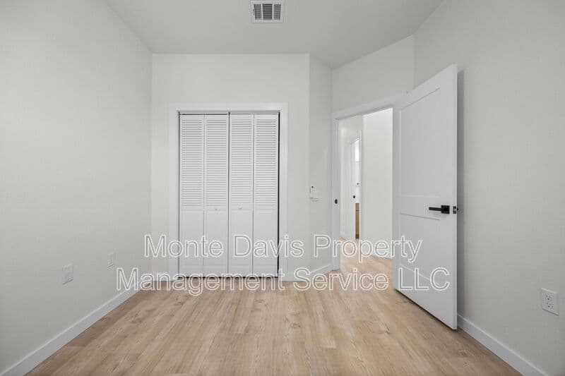 Austin Condo: 1802 Springdale Rd