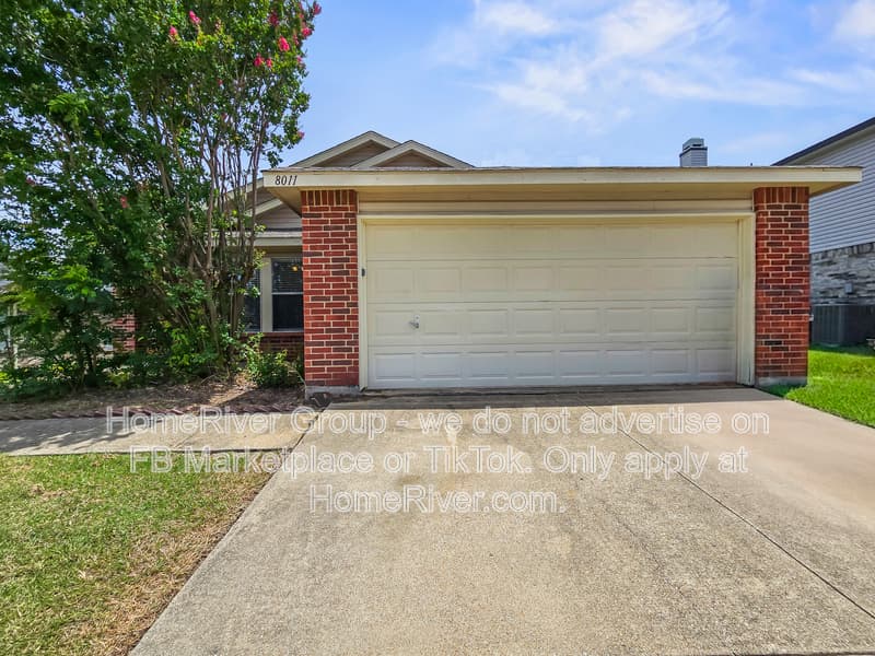 Arlington House: 8011 Mosstree Dr