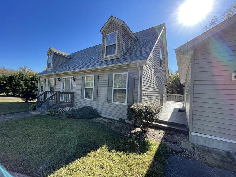 King George House: 10197 Madison Dr