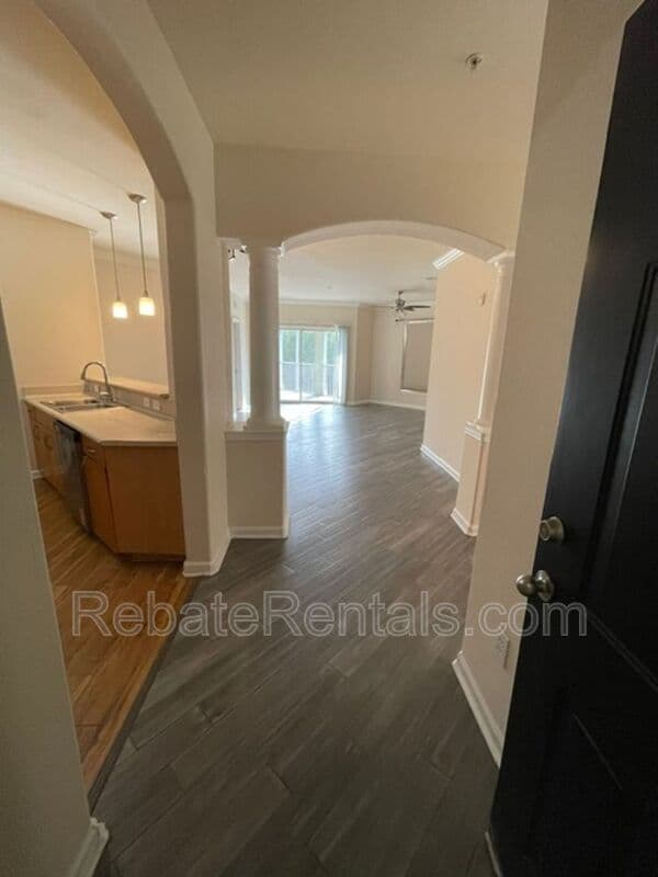 Jacksonville Condo: 8290 Gate Parkway W