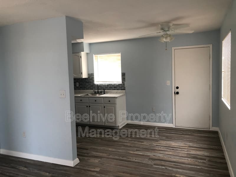 Mesa House: 149 N Phyllis