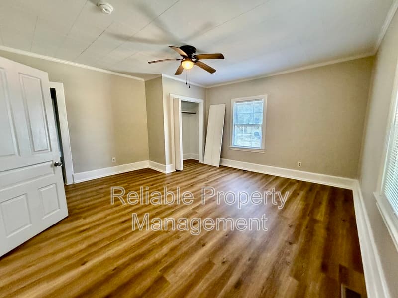 Clayton House: 525 E Main St