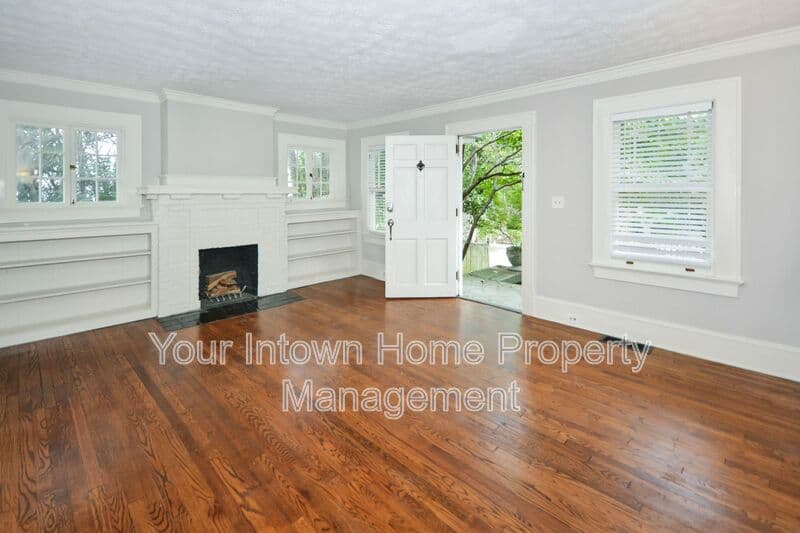 Atlanta House: 619 Cooledge Ave NE