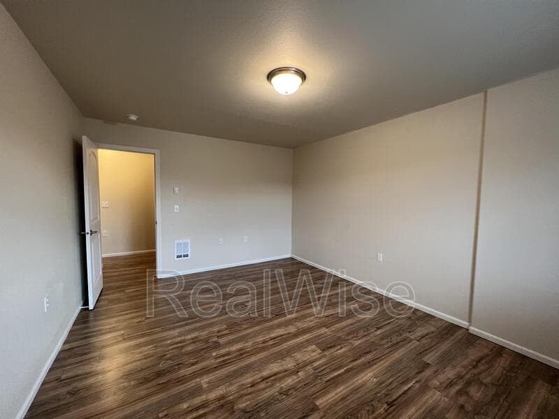 Redmond Townhome: 2250 SW 21st St