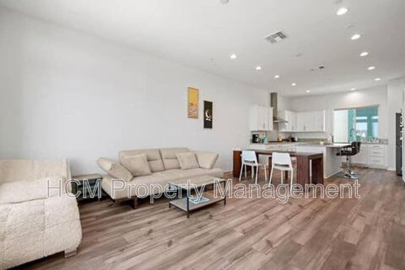 Irvine House: 102 Keeper