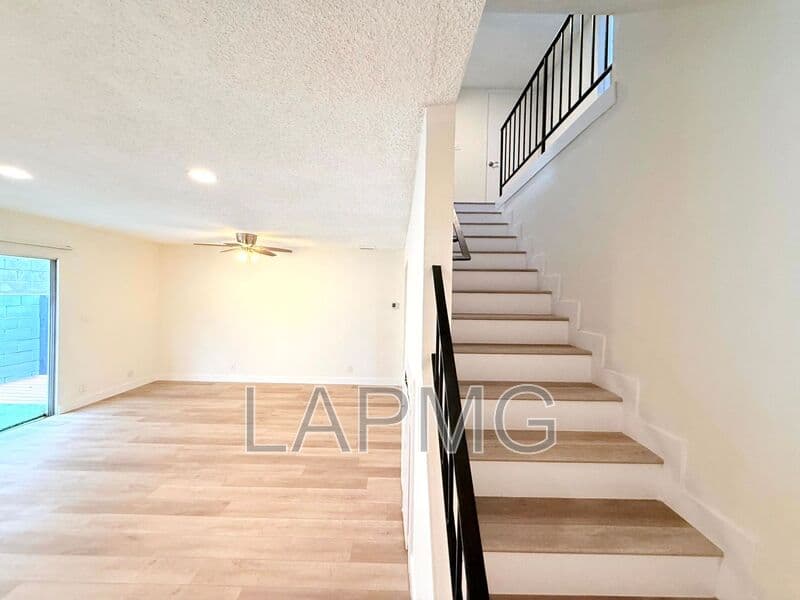 Burbank House: 711-715 E. Cypress Avenue