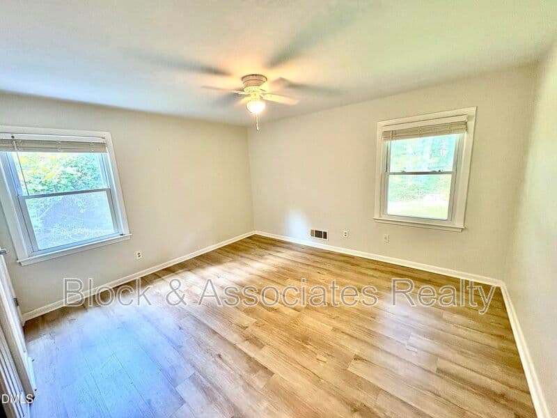 Cary House: 408 Marjorie Dr