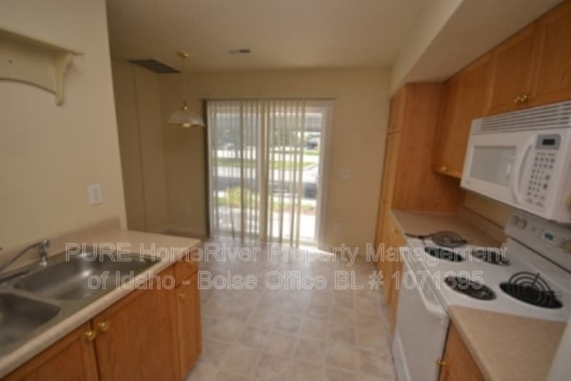 Nampa House: 1304 S Ivy St