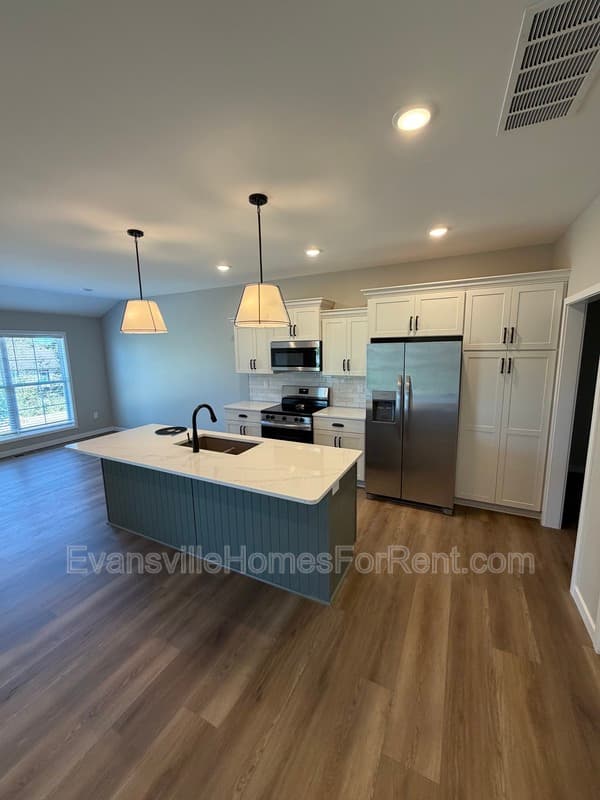 Evansville House: 12827 Halle Drive