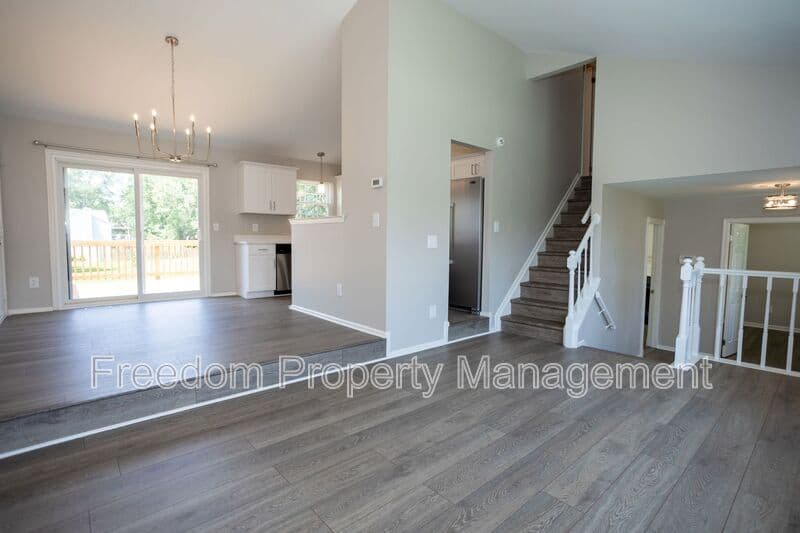 Manassas House: 10116 Wimbledon Ct