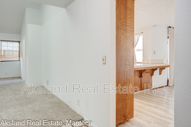 Manteca House: 14909 Pueblo Drive