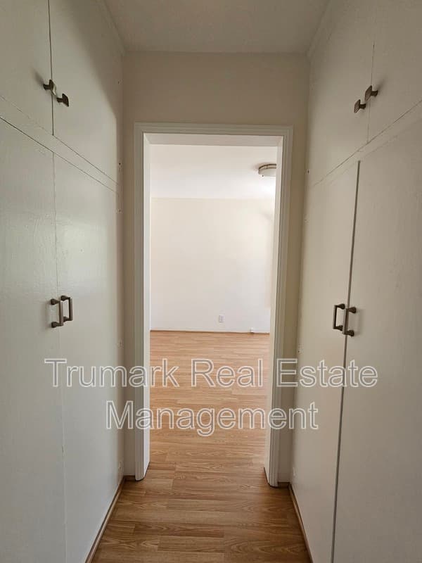 Glendale Condo: 623 W Stocker St