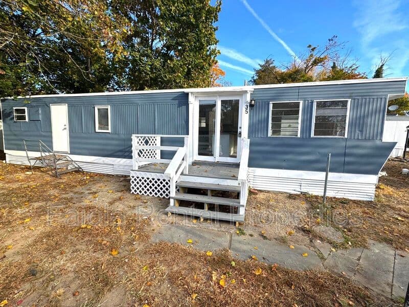 Franklinville House: 35 Rita Faiola Lane