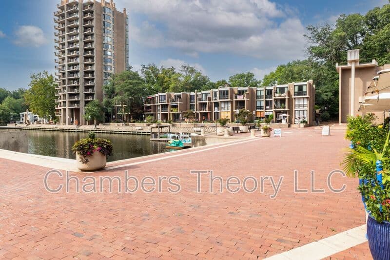 Reston House: 11475 Washington Plz W