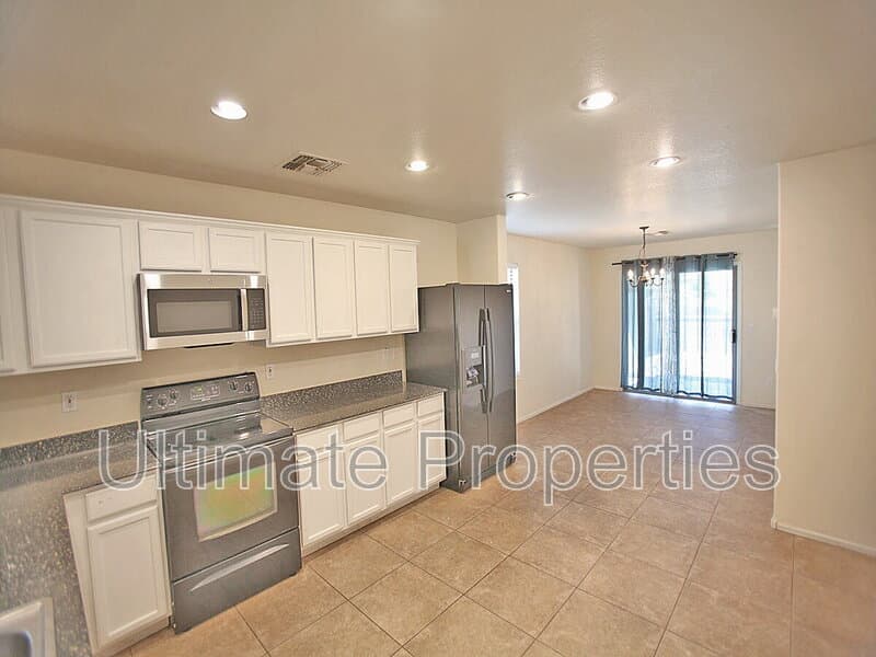 Gilbert House: 3926 E Kent Ave