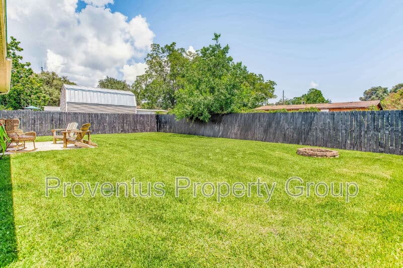 Mary Esther House: 215 Green Dr