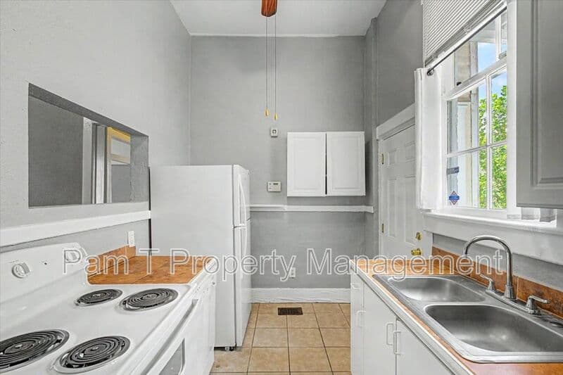 Savannah Condo: 402 E Park Ave