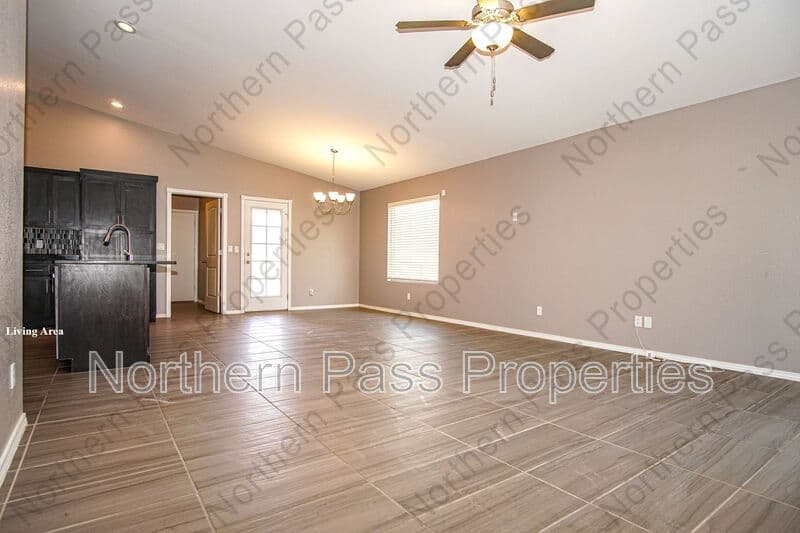 El Paso House: 14913 Tierra Isaiah