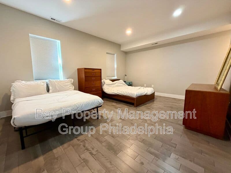 Philadelphia House: 2007 E York St