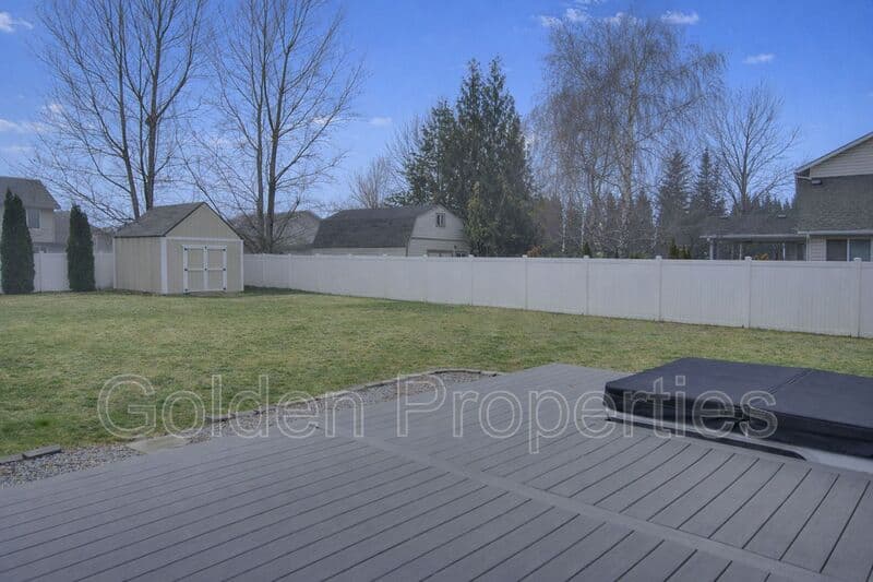 Coeur D Alene House: 7665 N Courcelles Pkwy