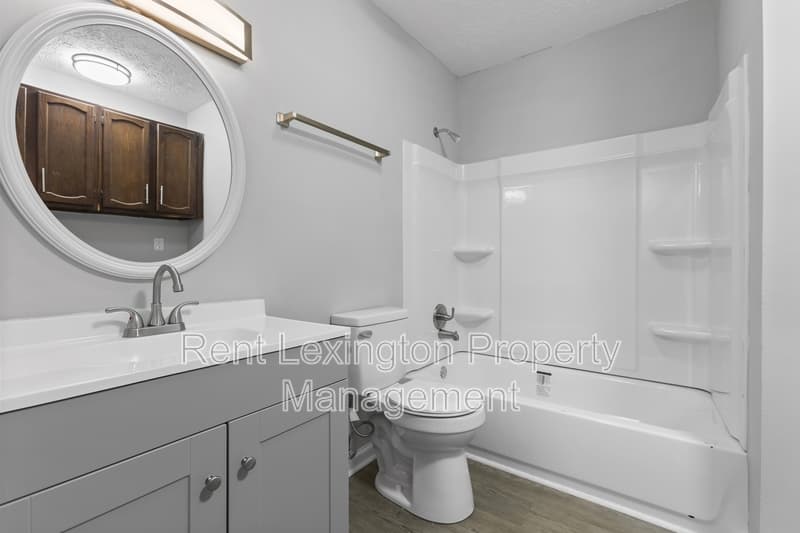 Richmond House: 1649 Foxhaven Drive #11