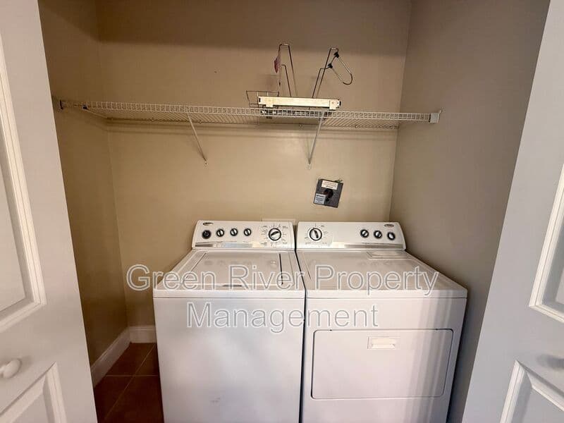 Jacksonville House: 1431 Riverplace Boulevard