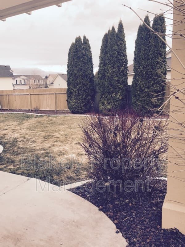 Nampa House: 72 N. Pleasant Hill Dr.