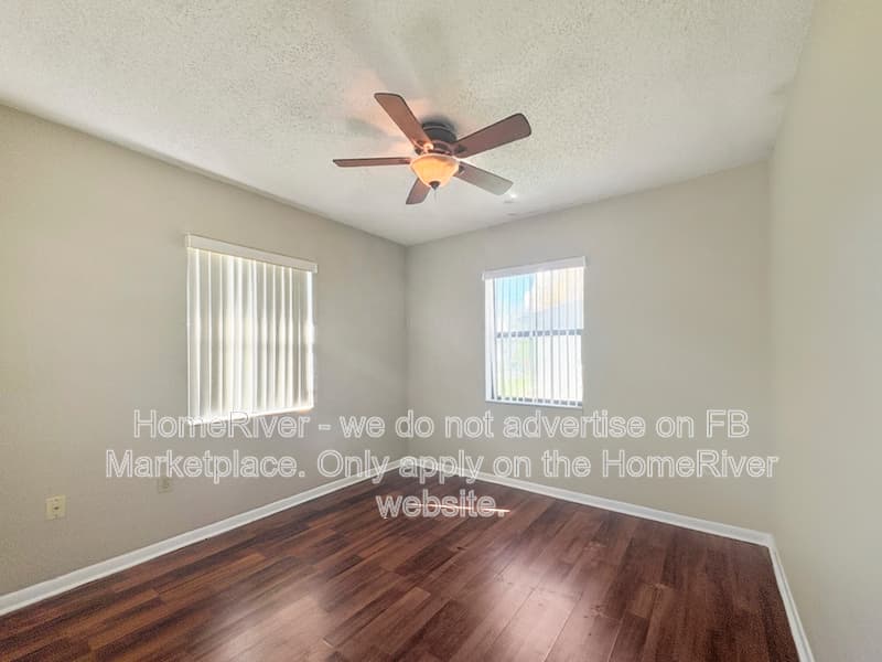 Leesburg House: 1316 Dora Dr