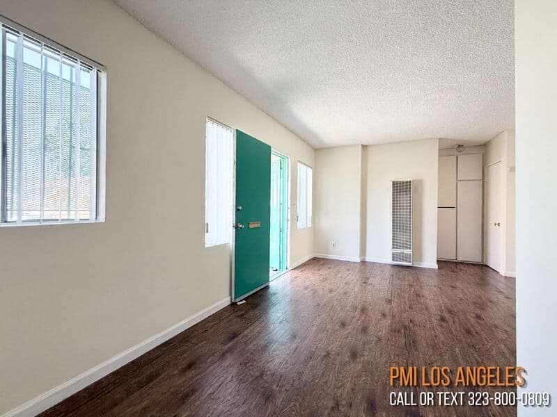 Los Angeles Condo: 1497 West 29th Street