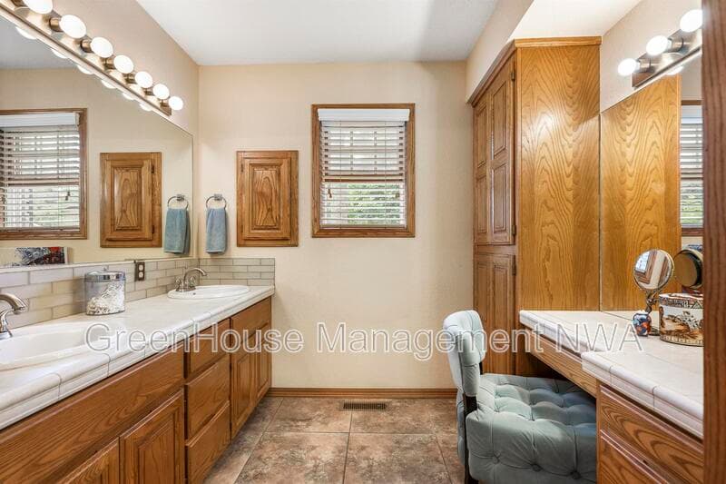 Bentonville House: 1609 SW 2nd Street